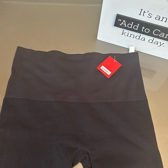 Nwt Ladies HIGHWAISTED SPANX LEGGINGS - Picture 4 of 5